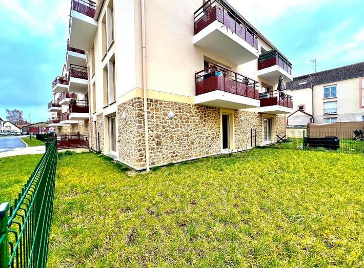 Gîte pour 4 personnes, avec jardin à Vert-le-Grand - 2