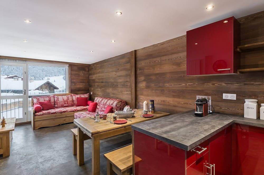 Apartamento entero, Apartamento renovado cerca de las pistas con vista a las montañas y acomodaciones para 6 personas in Courchevel 1650 (Moriond), Saint-Bon-Tarentaise
