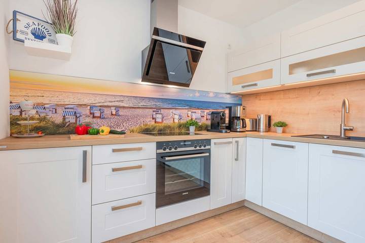 Ganze Wohnung, Moderne Ferienwohnung mit Balkon & Sauna – ruhig gelegen im Grünen in Zirchow, Usedom