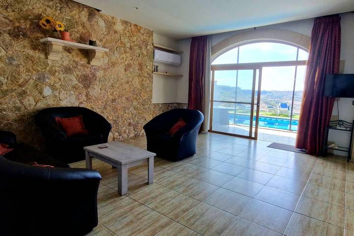 Ferienwohnung für 8 Personen, mit Pool und Meerblick sowie Terrasse, kinderfreundlich in Gozo - 2