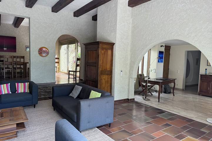 Villa de estilo californiano, espacios abiertos, zona residencial tranquila, con vistas al mar in Les Issambres, Roquebrune-sur-Argens
