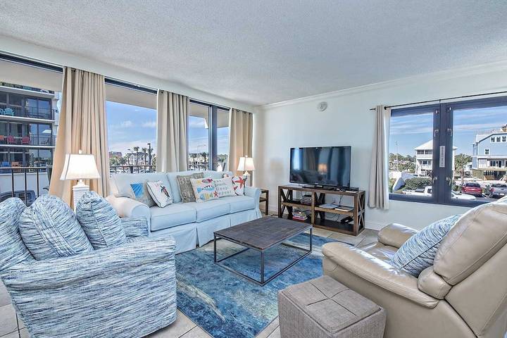 Beach rental for 8 people, with pool and balcony in Alabama