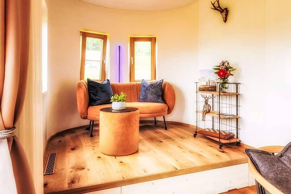Schönes alleinstehendes Ferienhaus für 3 Leute mit Whirlpool,  W-Lan, Innenhof und Panoramablick in Rothenthurm, Schwyz