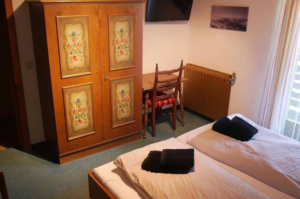 Doppelzimmer, Dusche, Wc, Balkon Voor - Ferienhaus Mittereggalm in Mühlbach am Hochkönig, Ski Amadé