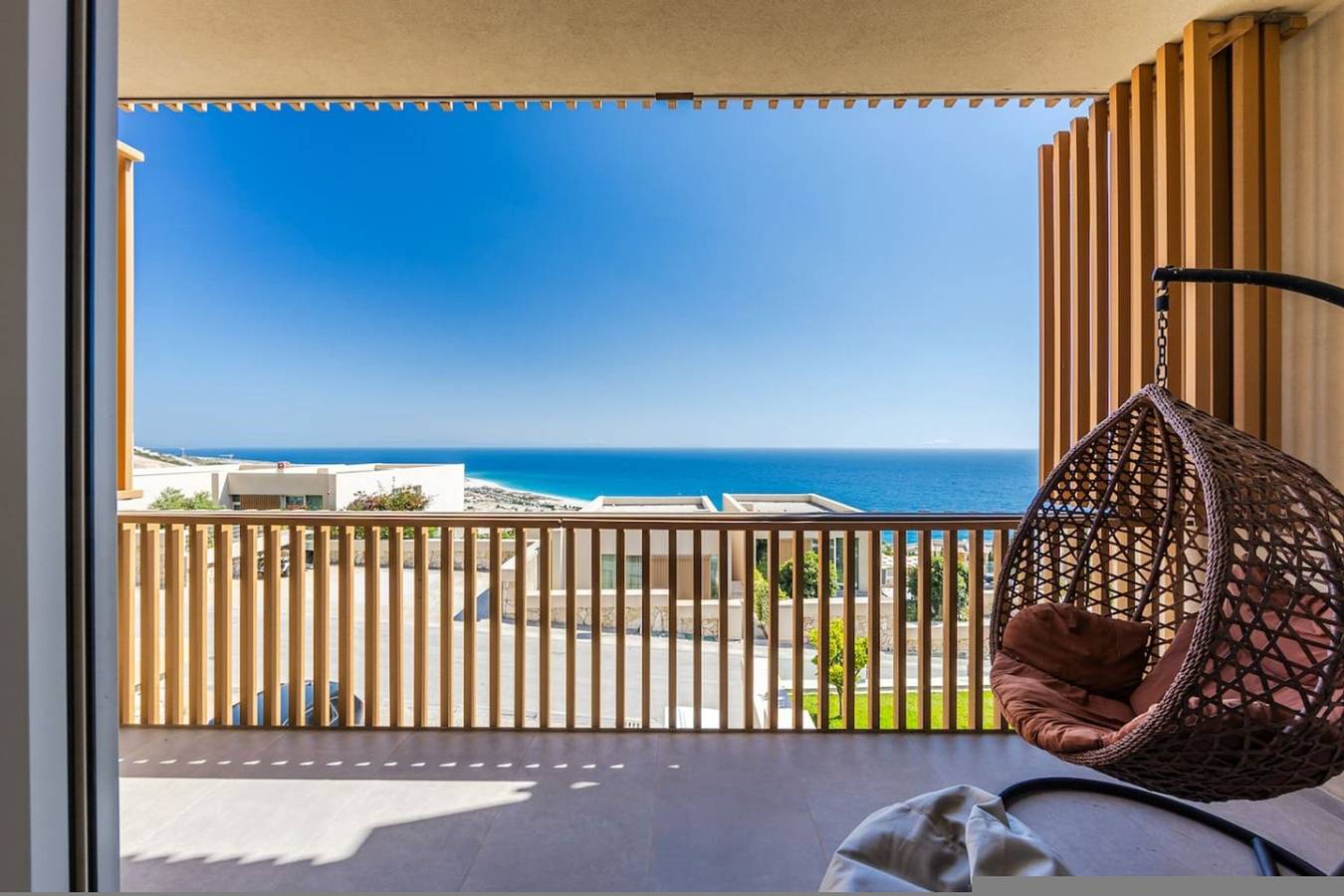 Ganze Wohnung, Sea View Panorama | Green Coast 2Br Patio Retreat in Himarë, Vlorë
