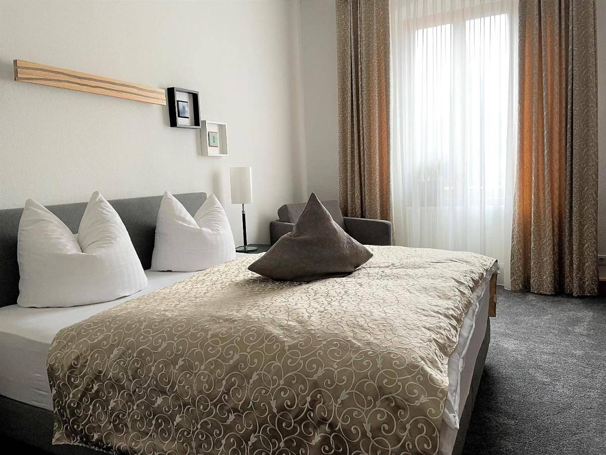 Budget Double Room in Uhlstädt-Kirchhasel, Saaleland