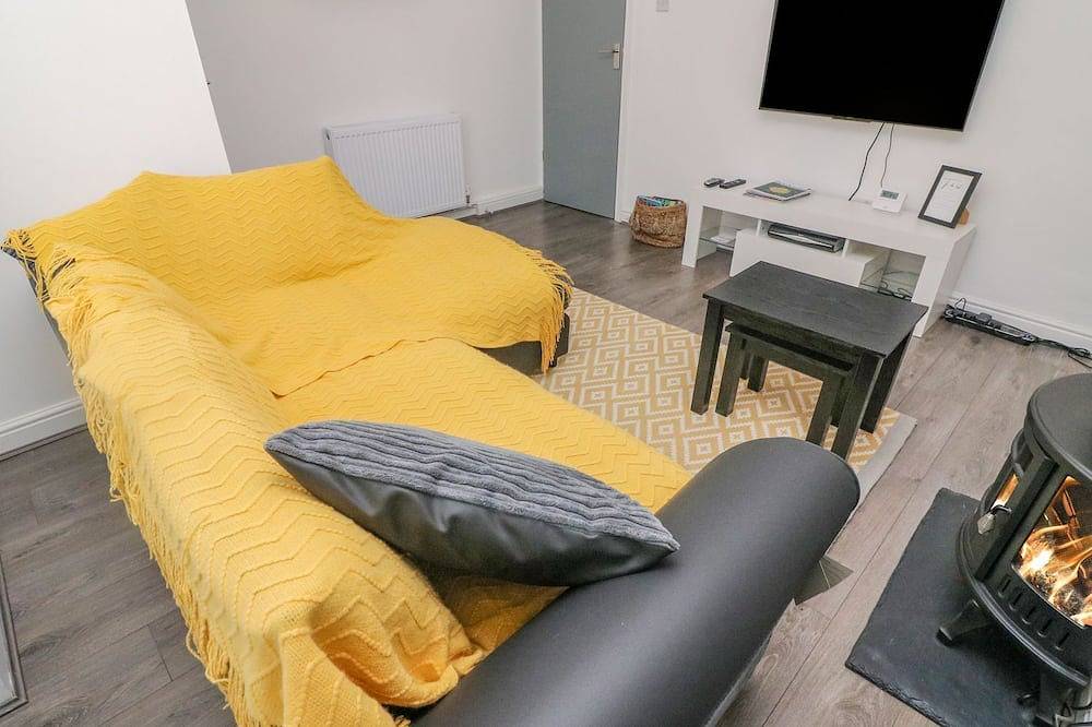 2 Brook Street, character holiday cottage, with a garden in Clitheroe in Clitheroe, Lancashire