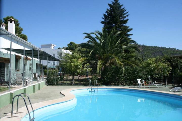 Casa de vacaciones para 18 personas, con jardín además de piscina y vistas en Alt Palància - 4