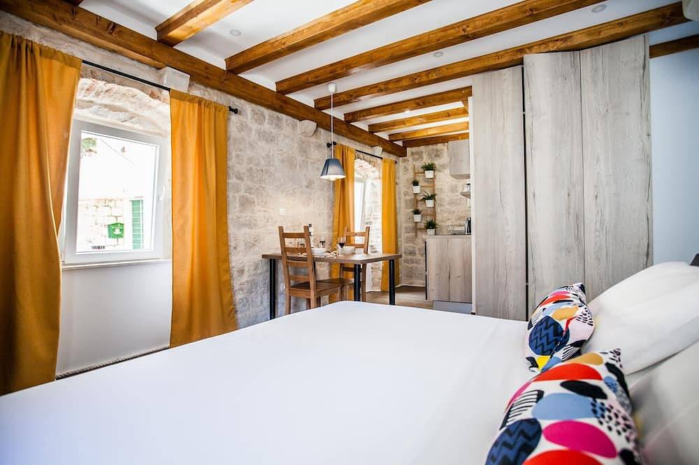 Ganze Wohnung, Geschmackvolles Studio in einem renovierten Steinhaus in Trogir, Ciovo