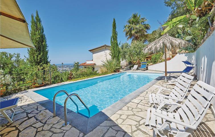 Location de vacances pour 6 personnes, avec terrasse à Camaiore - 3