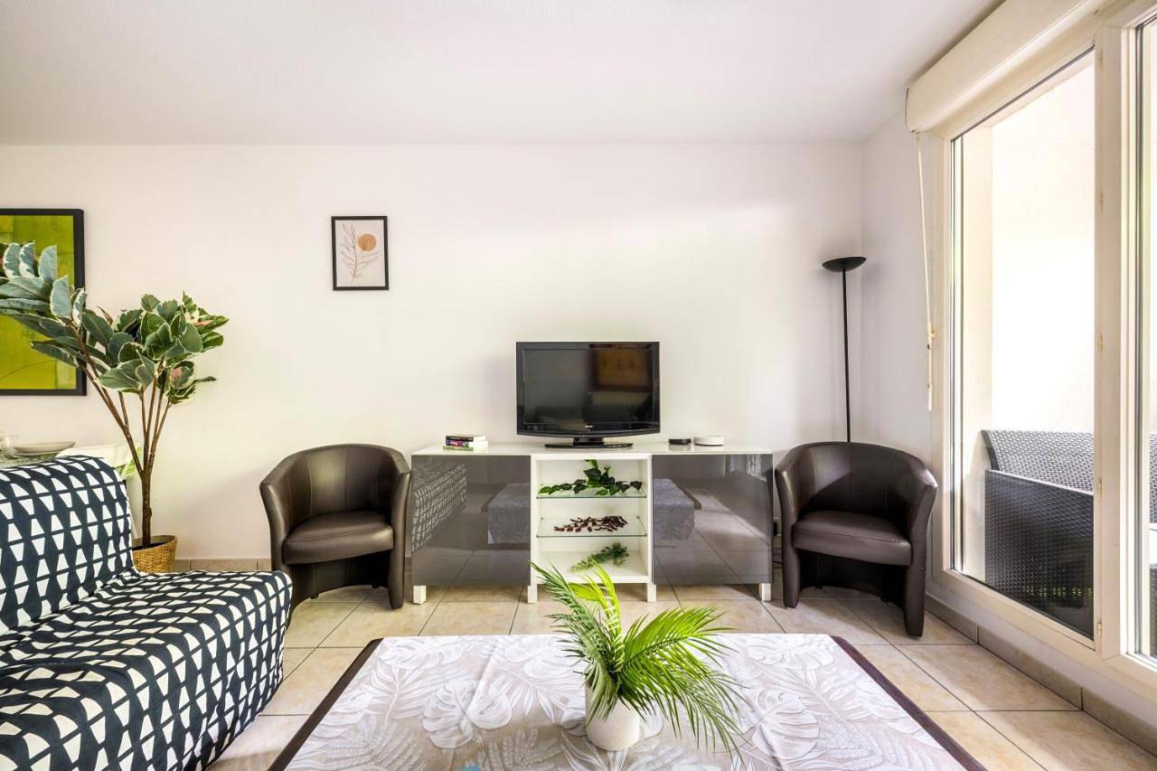 Appartement entier, Bngo I Immenses Terrasses I 3 chambres, garage, 9 personnes in Villeurbanne, Lyon et ses environs