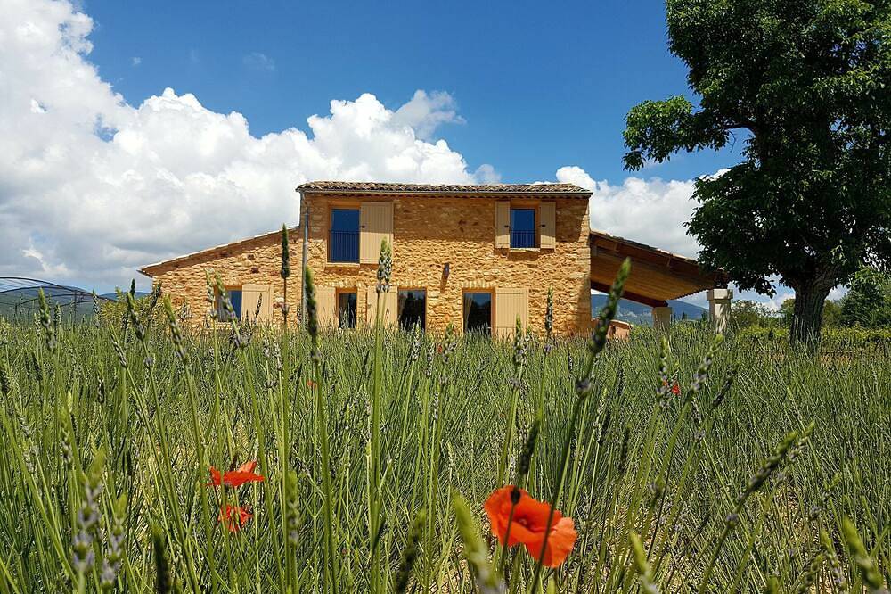 Bastidon with heated pool and private garden in the Luberon in Villars, Parc naturel régional du Luberon