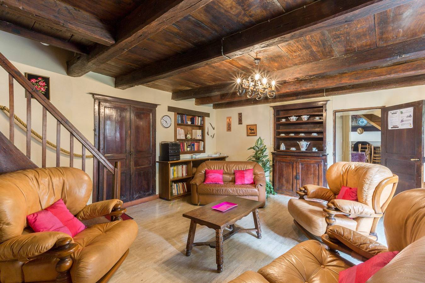 Villa pour 10 personnes avec terrasse in Valeuil, Périgord Vert