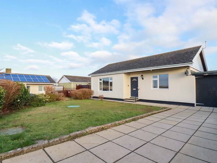 Bungalow for 4 people, with garden in Cornwall