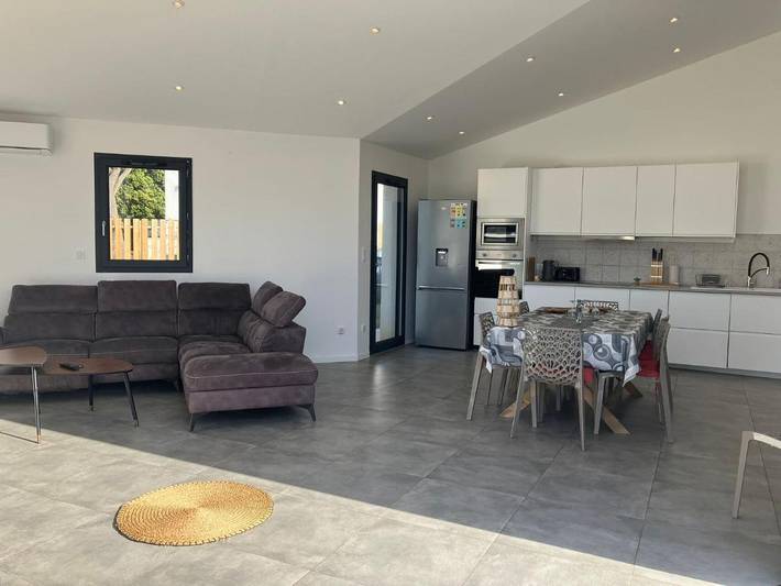 Location de vacances pour 13 personnes, avec terrasse et vue ainsi que piscine et jardin, animaux acceptés à Palasca - 4