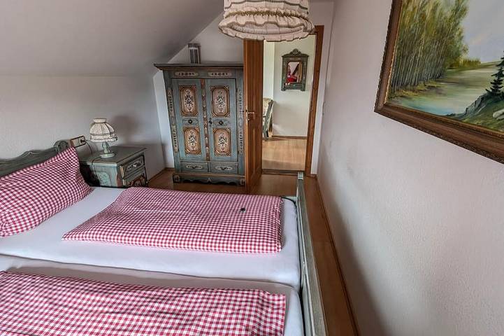 Zimmer 4 - Berggasthaus & Pension Schöne Aussicht in Klingenthal, Chemnitz und Umgebung