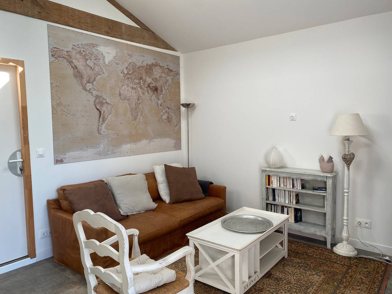 Gîte 'La Grange Hulotte' avec Terrasse Privée, Jardin Partagé et Wi-Fi in Chaillé-les-Marais, Fontenay-le-Comte