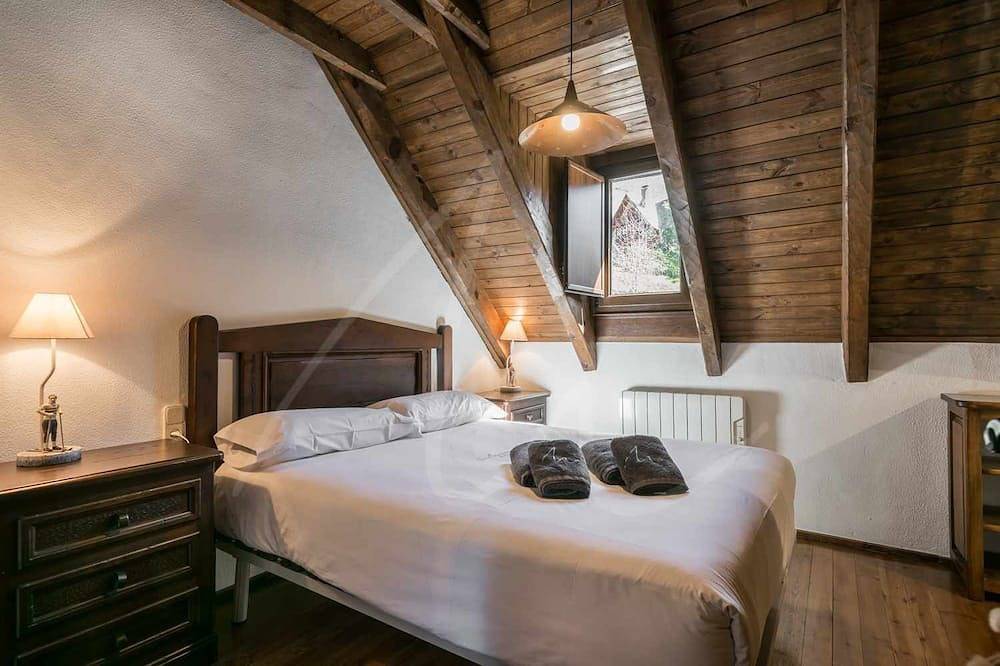 Casa Nere by Seamount Rentals in Salardú, Alto Arán