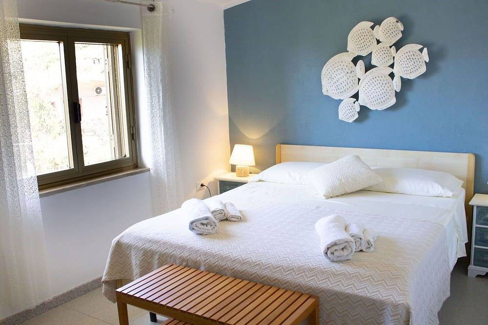 Appartement entier, Bel appartement pour 4 personnes avec climatisation, Wifi, Tv, terrasse et animaux admis in Tancau sul Mare, Santa Maria Navarrese