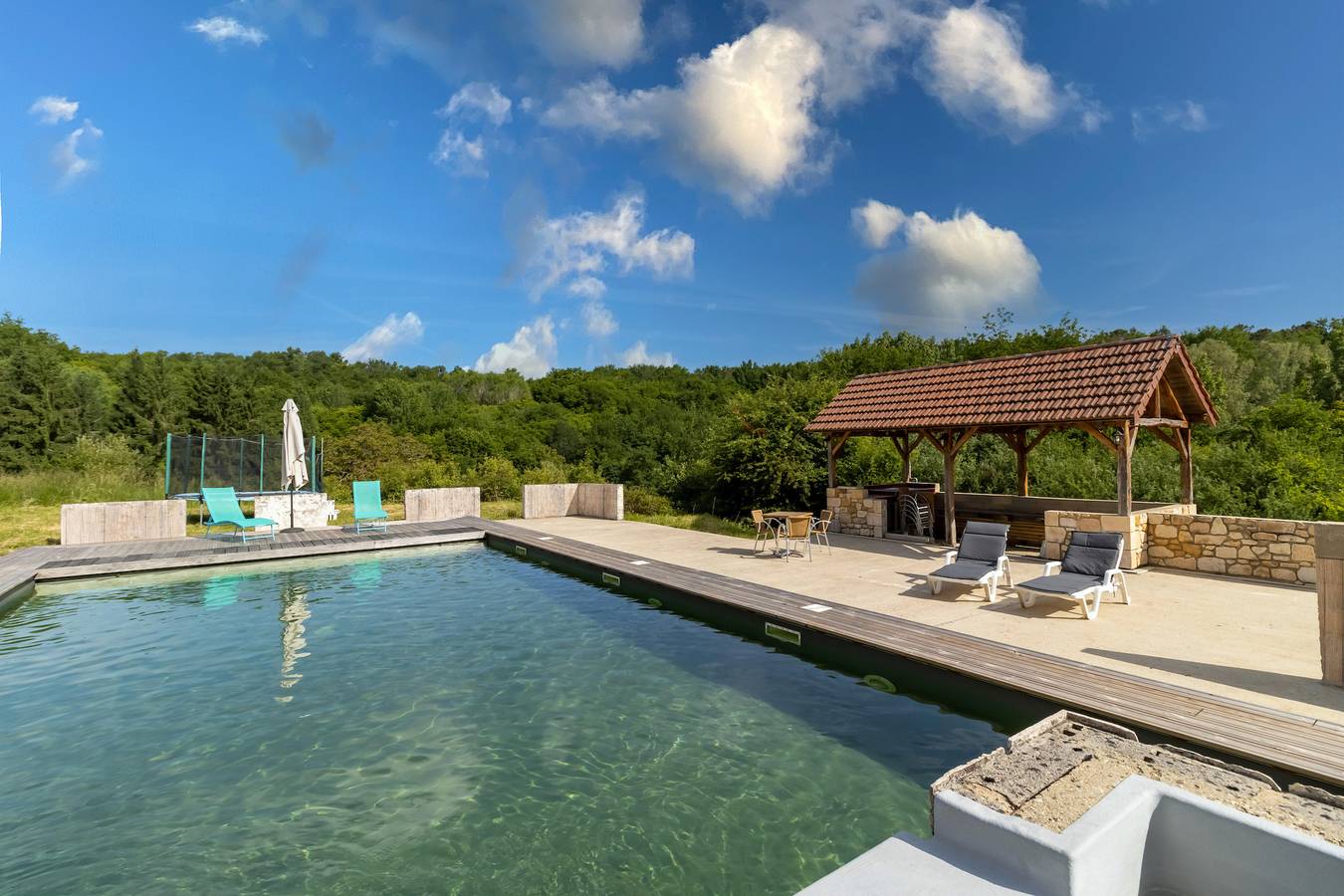 Appartement de vacances entier, Tiny House à Saint-Cernin-de-l'Herm - Piscine partagée & séjour relaxant pour 4 personnes in Saint-Cernin-de-l'Herm, Périgord Noir