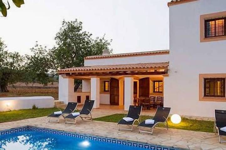 Villa for 8 people, with pool - 1
