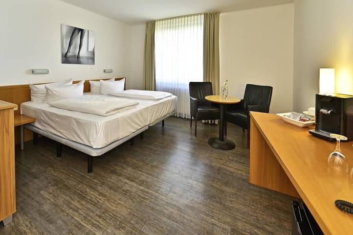 Hotel für 3 Personen, mit Sauna und Garten sowie Terrasse, kinderfreundlich in Celle - 4