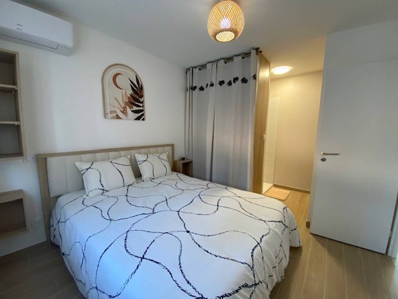 Villa nueva tranquila con jardín, aire acondicionado y Wi-Fi in Balaruc-les-Bains, Côte d'Améthyste