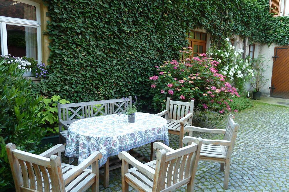 Ganze Wohnung, Stilvolle Ferienwohnung Ii auf einem fränkischen Obst- und Brennereihof in Leutenbach, Fränkische Schweiz