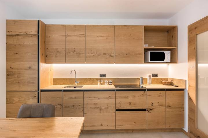 Entire apartment, Apartment 'Campanile Basso' with Mountain View, Balcony & Wi-Fi in San Lorenzo in Banale, Dorsino