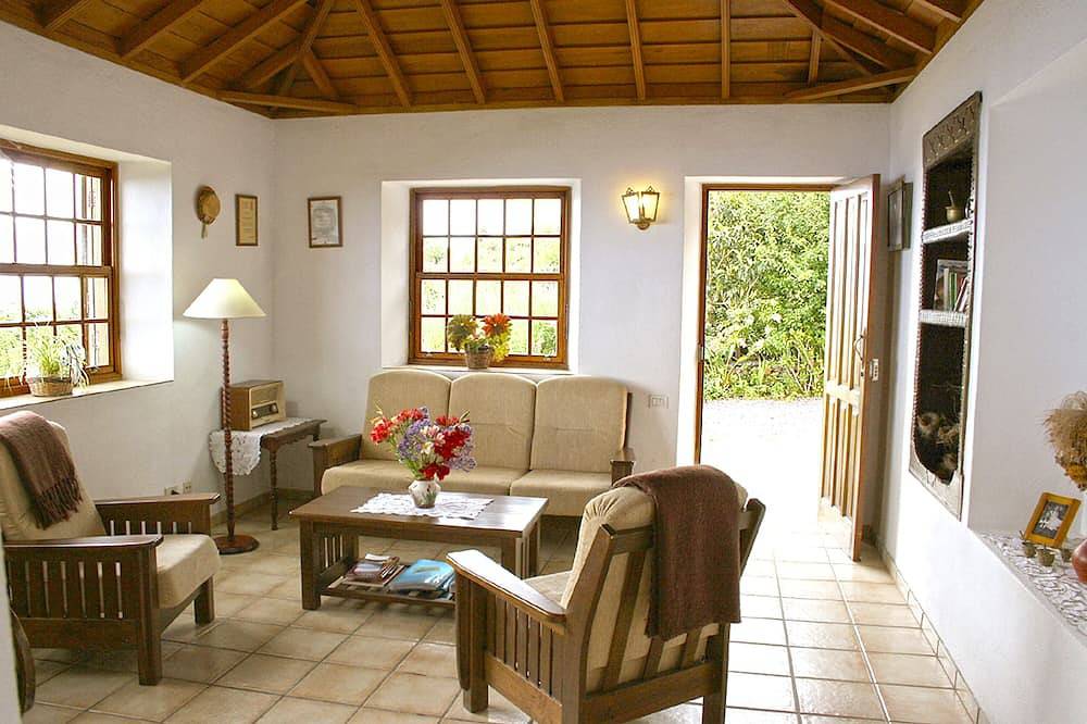 Casa Puente Roto, en el sureste de La Palma, vistas panorámica y tranquilidad. in Villa de Mazo, La Palma Sur