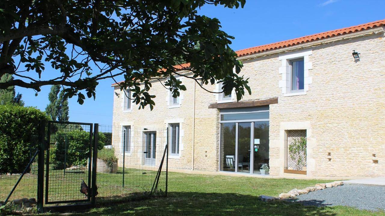 Deluxe King Suite in Vix, Fontenay-le-Comte