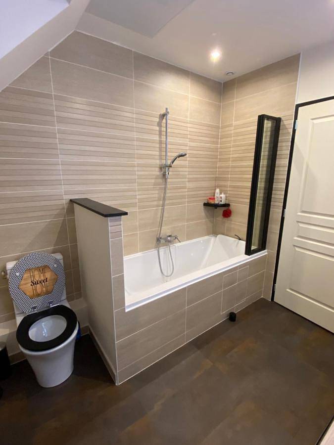 Location de vacances pour 2 personnes, avec jardin ainsi que terrasse et vue à Guécélard - 3