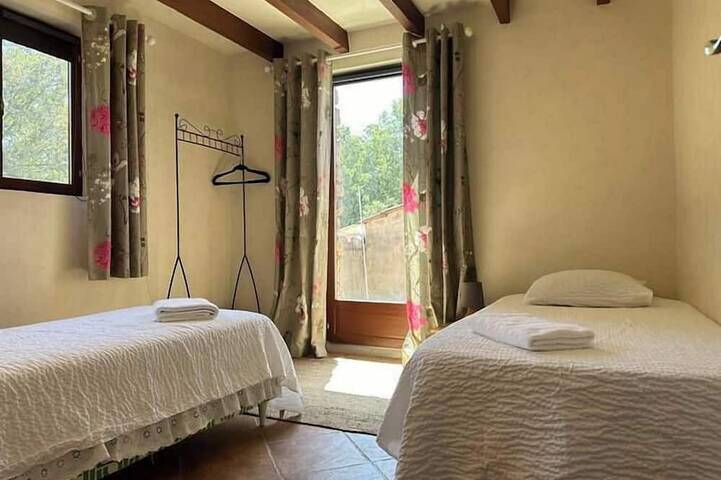 Location de vacances pour 8 personnes, avec jardin à Corbès - 2