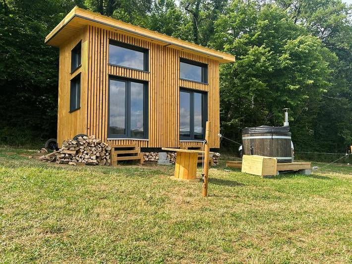 Tente pour 4 personnes, avec terrasse et sauna ainsi que vue et jardin, animaux acceptés dans le Doubs - 3
