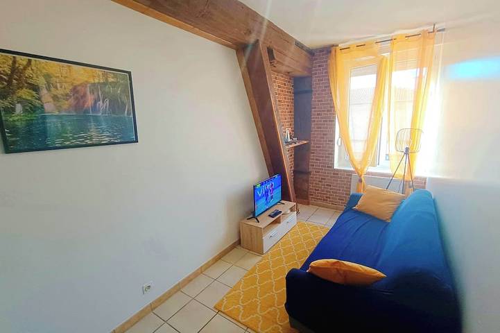 Apartamento entero, 2 Pièces Calme Stationnement Gratuit Wi-fi Haut Débit in Châlons-en-Champagne, Marne