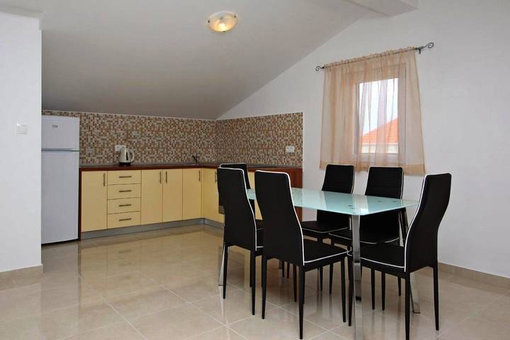 Gîte pour 3 personnes, avec vue et jardin à Gajac - 2