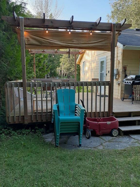 Cozy and Fresh Cottage, walk to the beach in minutes! in Sauble Beach, Huronsee (Kanada)