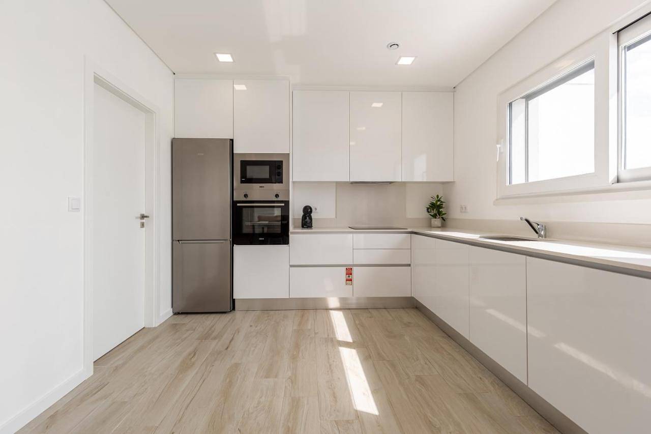 Three-Bedroom House in Santa Bárbara, Lissabon Distrikt