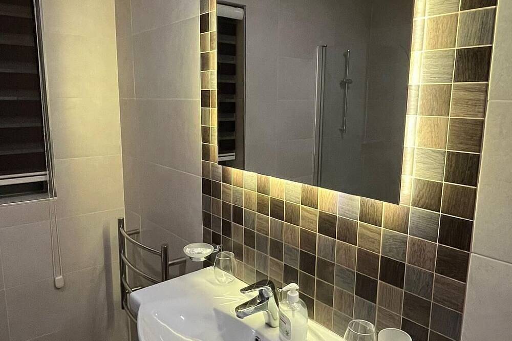 Geheel appartement, Charming 2-bedroom apartment with Ac and Wifi in quaint Wied il-Għajn\n in Marsaskala, Malta