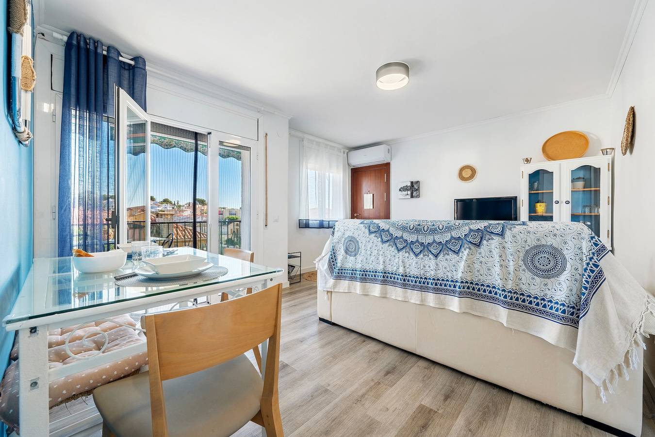 Ganze Wohnung, Apartment "Paul" mit privater Terrasse und Wlan in Torredembarra, Costa Dorada