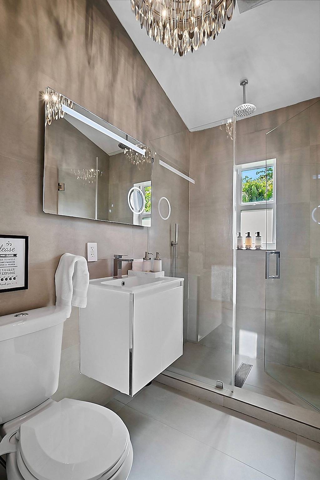 Breathtaking House and Backyard Near Wilton Manors in Fort Lauderdale, Broward County