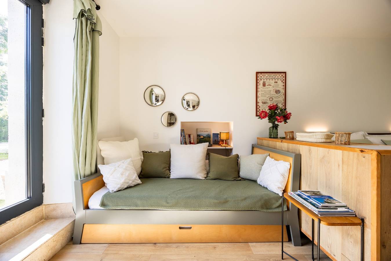 Appartement entier, Appartement 'Bord-Eau, terrasse et jardin' avec terrasse privée, jardin commun et Wi-Fi in Saint-André-de-Cubzac, Région de Blaye