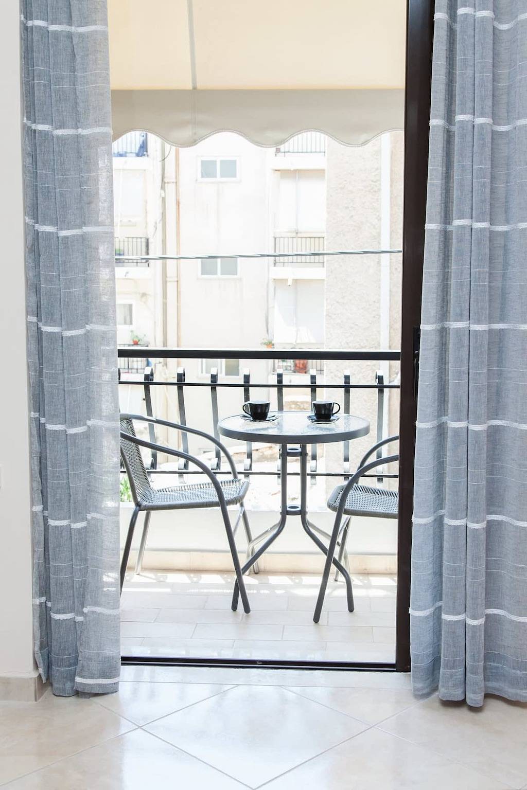 Appartement entier, Appartement de vacances pour 5 personnes avec balcon/terrasse in Le Pirée, Côte Sud de l'Attique