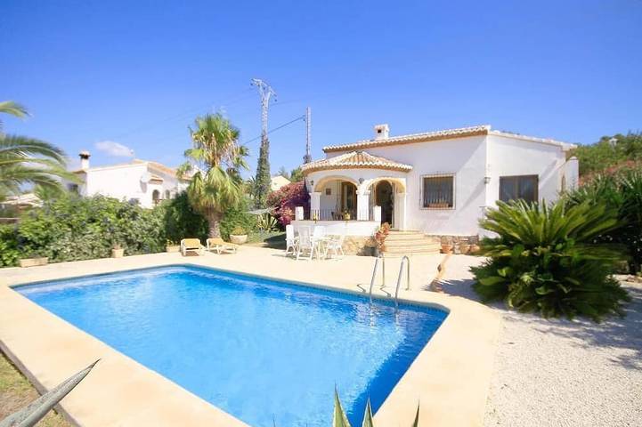 Villa für 4 Personen, mit Balkon und Garten - 1