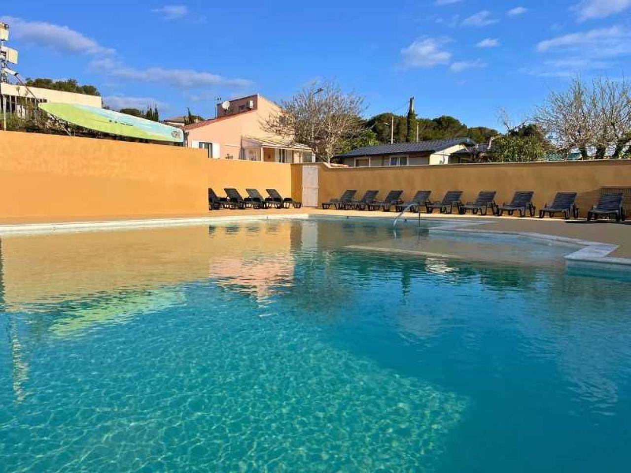 Camping - Piscine  - ccbbgbf in Martigues, Istres en omgeving