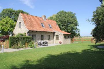 Gîte pour 4 personnes, avec sauna ainsi que vue et jardin à Alveringem
