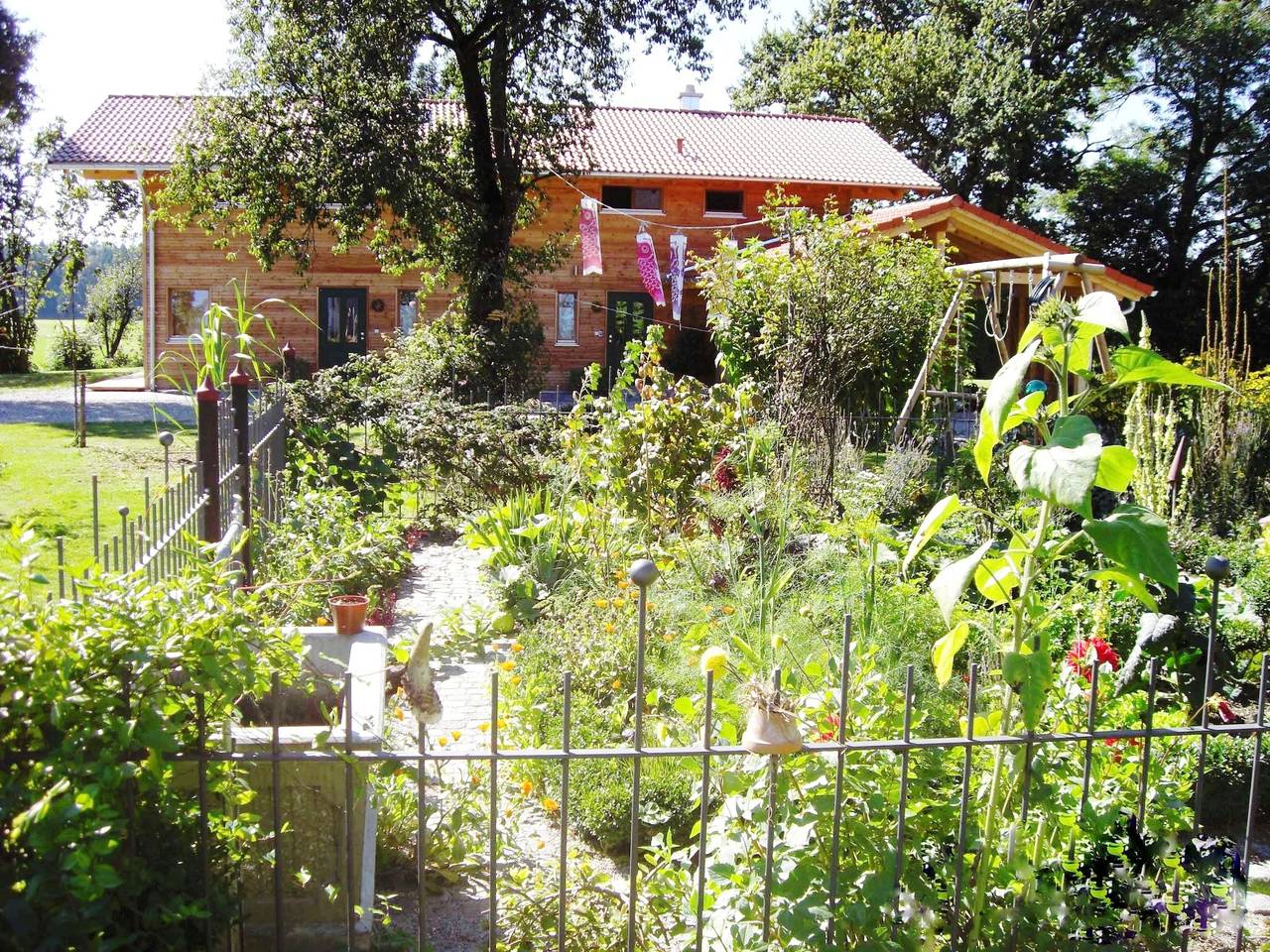 Ferienhaus Eller - Haus Efeu 90m², bis 6 Personen, 3 separate Schlafzimmer in Traunreut, Landkreis Traunstein