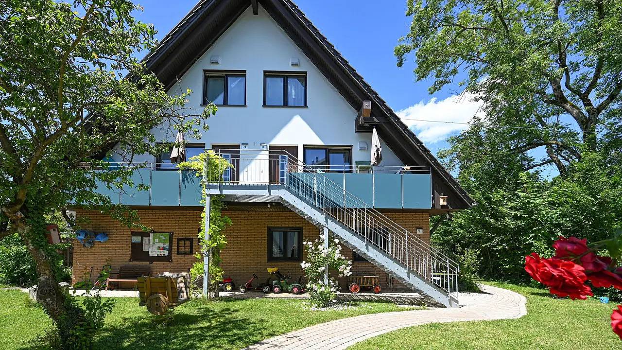 Ganze Ferienwohnung, Ferienwohnung für 9 Personen (102 m²) in Friedrichshafen in Friedrichshafen, Region Bodensee-Oberschwaben
