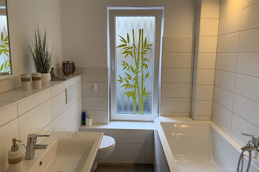 Ganze Wohnung, Hinterland, Therme, Wandern, Mountainbike, Entspannung, Lgbt friendly, Netflix, in Bad Endbach, Naturpark Lahn-Dill-Bergland