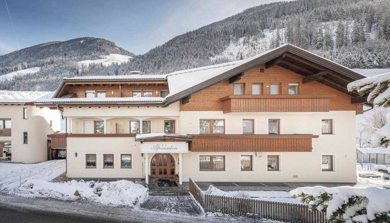 Ganze Wohnung, Apartment with Garden View in Steinhaus (Ahrntal), Ahrntal